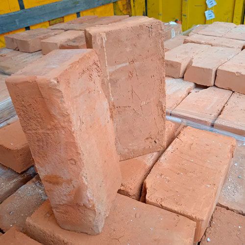 Рядовой кирпич М-150 полнотелый Каменка (елка) 250х120х65